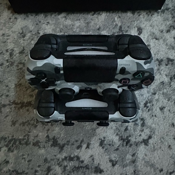 PlayStation 4 (PS4)